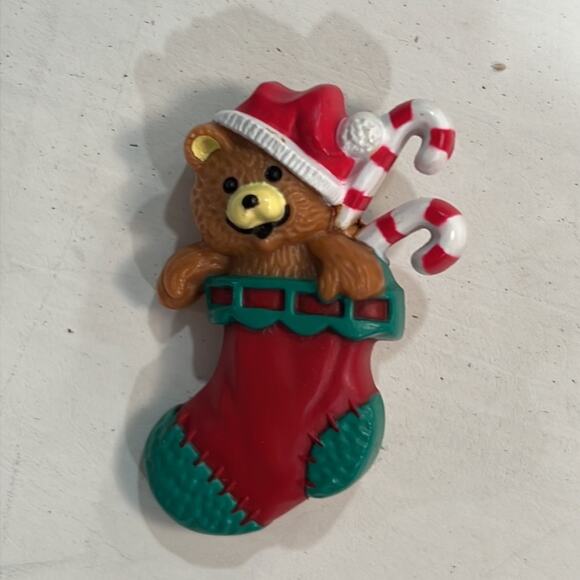 Brooches Winter Christmas Theme Vintage Pins Wreath Snowman Santa Dog Stocking - Picture 10 of 12